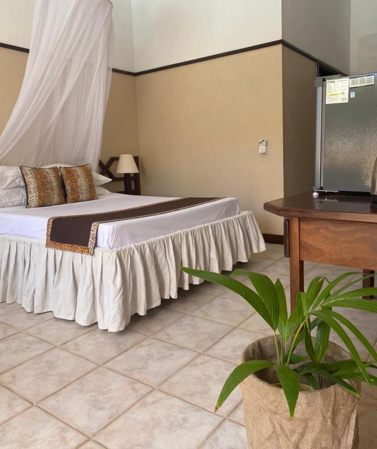 Indiana Beach Apartments Bamburi Exterior photo